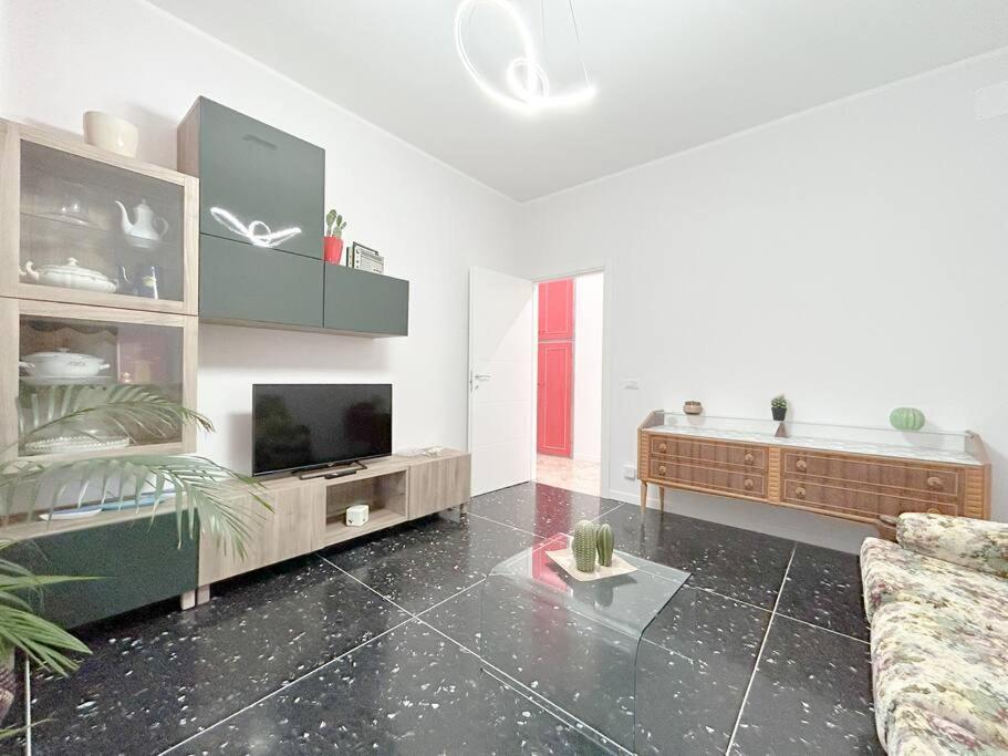 Free Parking - Elegante Casa Con Wifi -Smarttv Daire Savona Dış mekan fotoğraf