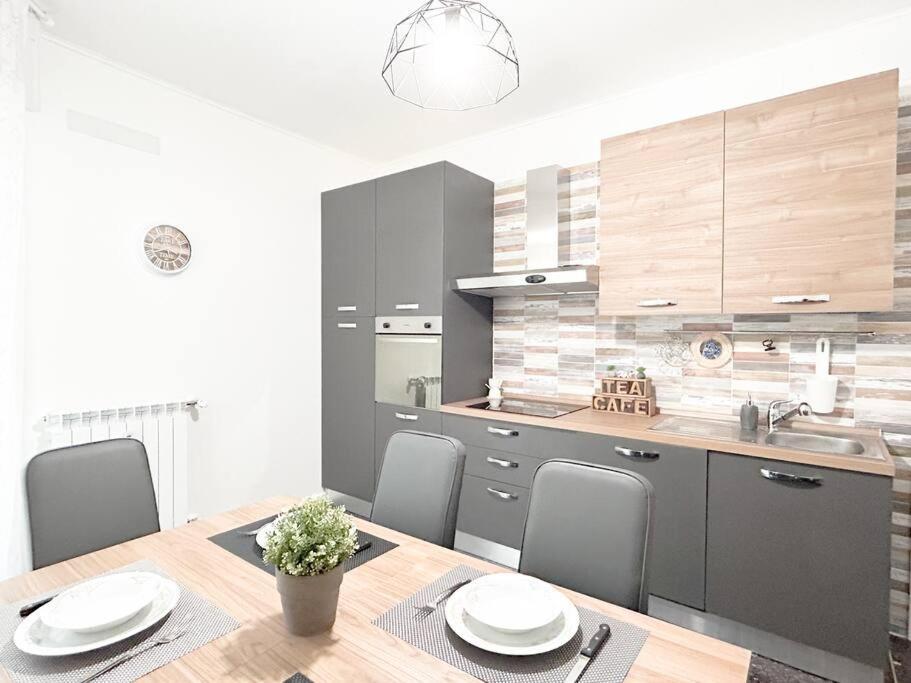 Free Parking - Elegante Casa Con Wifi -Smarttv Daire Savona Dış mekan fotoğraf